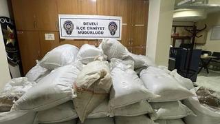 Kayseri'de 1 ton kaçak tütün ele geçirild