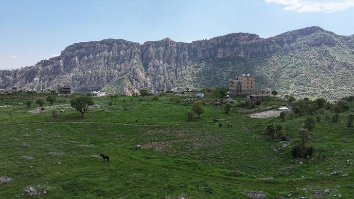 1990'lı yıllarda terk etmişlerdi! Keldaniler Paris'ten geri dönüyor... Cudi'de yeni bir yaşam: "Yaşam standartı yüksek bir köy" G4
