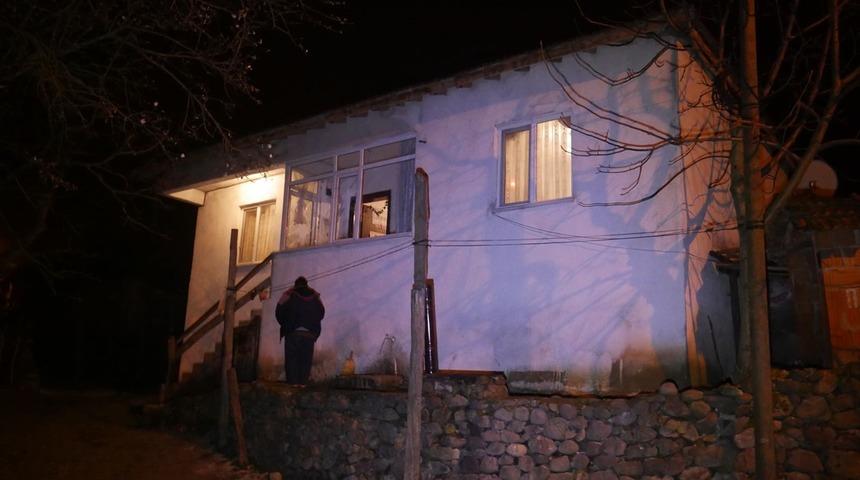 G&Uuml;NCELLEME - Sevdiği kızı vermeyen ailenin evini bastı: 3 &ouml;l&uuml;, 4 yaralı