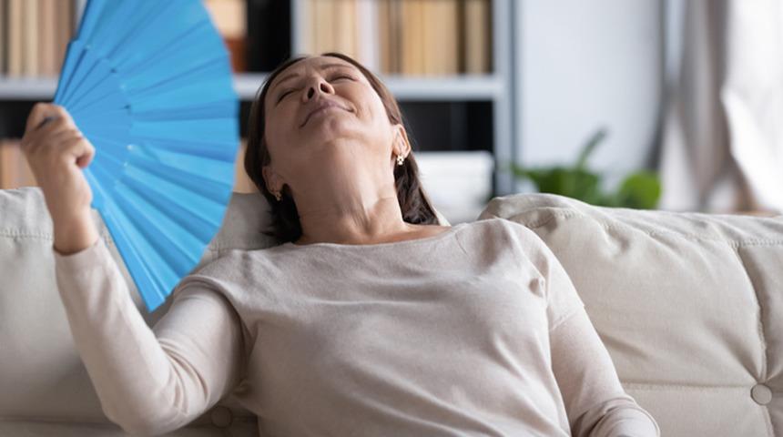 Kadınlar dikkat! Menopoz'un etkilerini hafifletmek için zamanlama önemli: Kalp sağlığını etkiliyor mu?