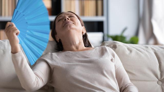 Kadınlar dikkat! Menopoz'un etkilerini hafifletmek için zamanlama önemli: Kalp sağlığını etkiliyor mu?