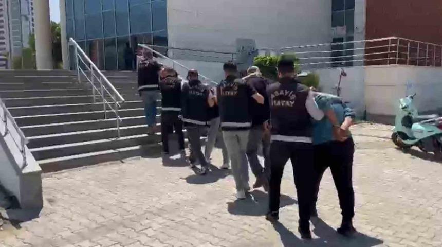 İskenderun’da aranan 5 kişi yakalandı