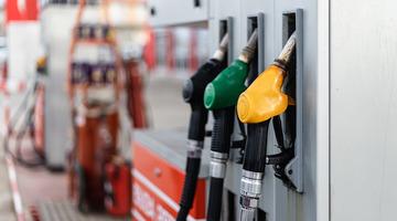 Akaryakıt tabelası değişti! Araç sahiplerine kötü haber: Gece yarısı zam geldi (31 Ekim 2025 motorin, benzin ve otogaz fiyatları)