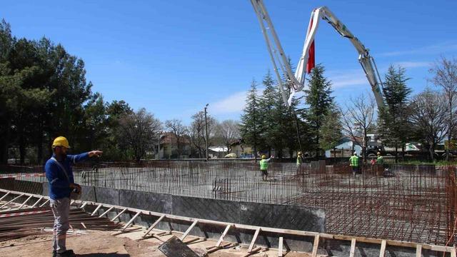 Uşak’ta hayırseverler tarafından yaptırılacak okulun temeli törenle atıldı