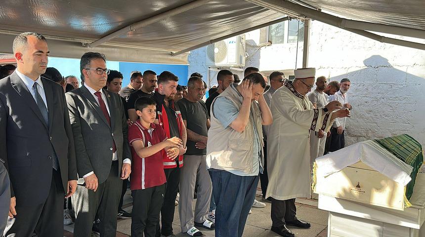 5.5 saat sonra cansız bedenine ulaşılmıştı! Meriç Nehri'nde boğulan Ege, toprağa verildi