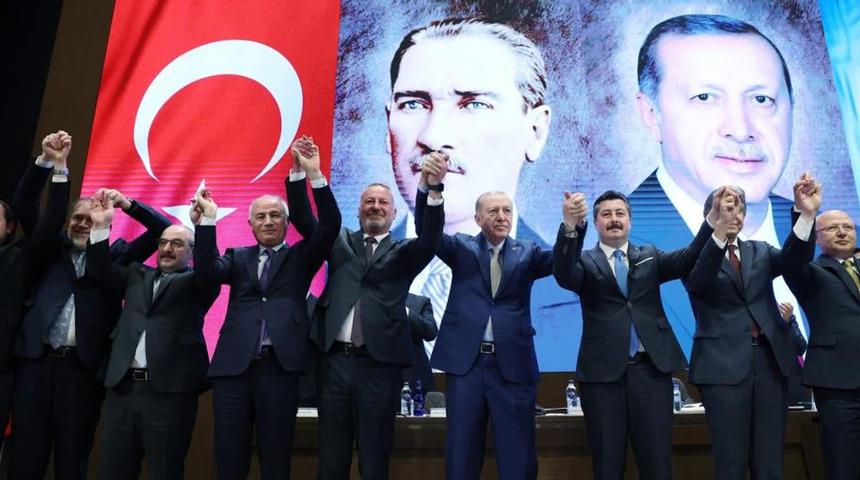 İYİ Parti'den 'ihanet' çıkışı! İki belediye başkanı AK Parti'ye geçti