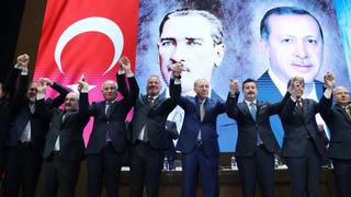 İYİ Parti'den 'ihanet' çıkışı! İki belediye başkanı AK Parti'ye geçti