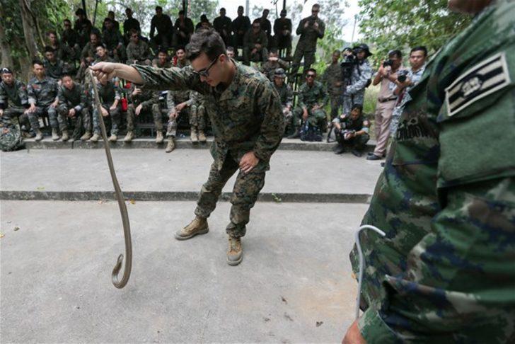 Yılanların kanını içtiler... G1