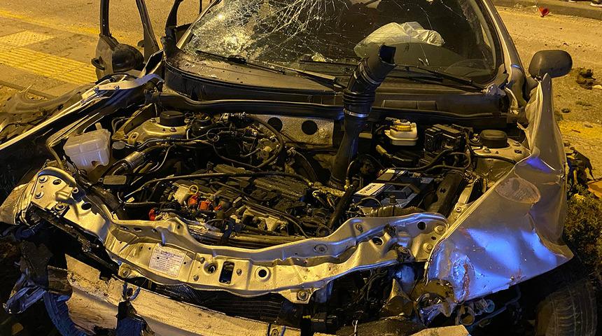 Ankara’da iki otomobil çarpıştı; 6 yaralı