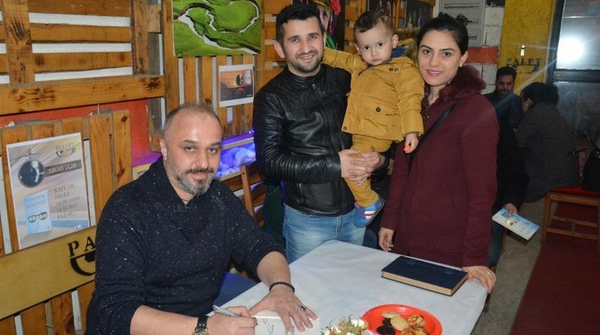 Eğitimci-yazar Uçak’tan imza günü