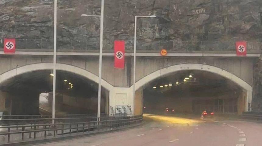 Avrupa'nın ortasında skandal görüntü! Stockholm’de Nazi bayrağı dalgalandırdılar: "Hitler'in doğum gününü kutladılar"