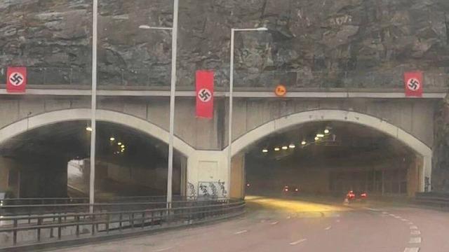Avrupa'nın ortasında skandal görüntü! Stockholm’de Nazi bayrağı dalgalandırdılar: Hitler'in doğum gününü kutladılar