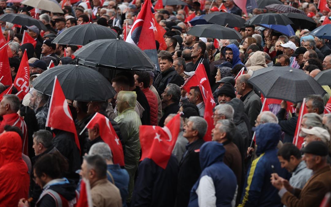AA-20250419-37682457-37682455-CHP_GENEL_BASKANI_OZEL_PARTISININ_YOZGAT_MITINGINDE_KONUSTU