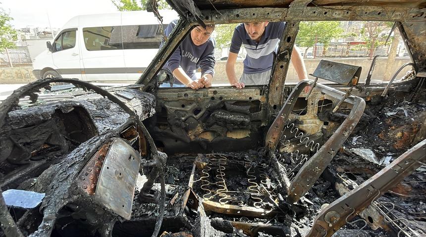 Aynı sokaktaki 9 araç alev aldı! Mahalleli şokta: Şanlıurfa bu kundaklamayı konuşuyor