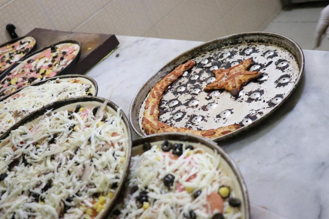 Mehmet&ccedil;iğe "atom" ve "bayraklı pizza" dopingi