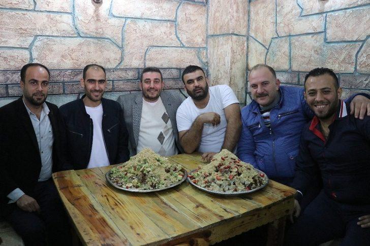 Mehmetçiğe "atom" ve "bayraklı pizza" dopingi G3