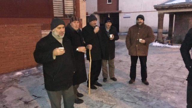 Ardahan Ülkü Ocakları Fırat Çakıroğlu için çorba dağıttı