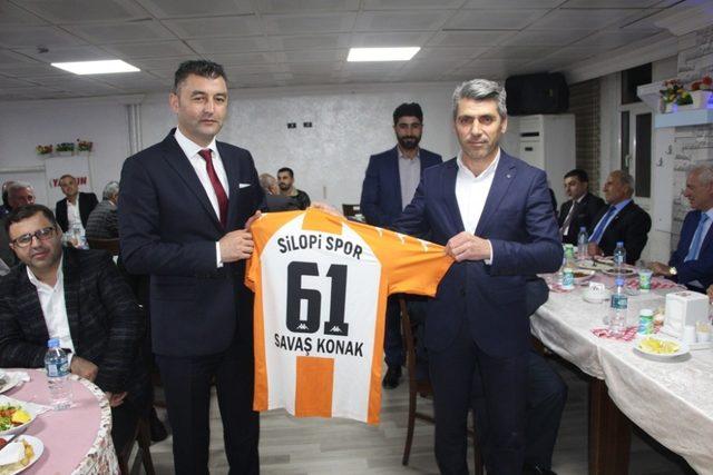 Başkan Konak için veda yemeği