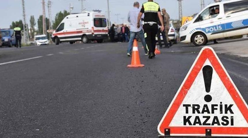 Otomobil ile motosiklet çarpıştı: 1 yaralı