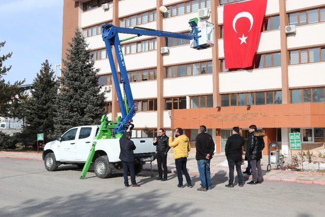 ÇEDAŞ, zor şartlara özel sepetli araç imal ettirdi