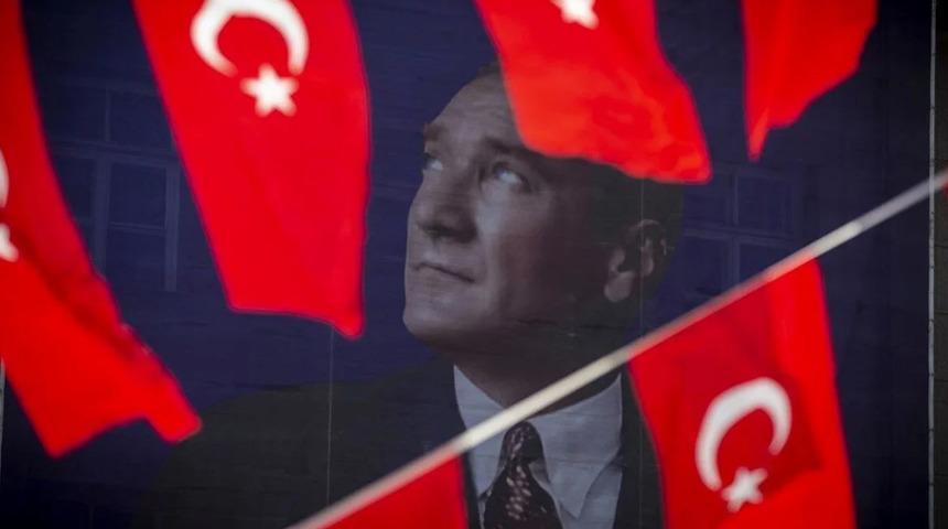 23 Nisan resmi tatil mi? Bankalar, kargolar, noterler, eczaneler, hastaneler, sağlık ocakları yarın açık mı? 23 Nisan'da kapalı olan kurumlar var mı?