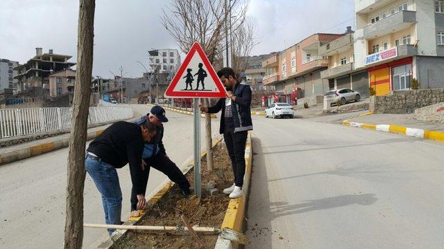 Şırnak şehiriçi trafik uyarı levhası uygulaması yapıldı