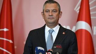 Özgür Özel'den Ankara Valiliğine yanıt: '23 Nisan yasaklanamaz, Anıtkabir'e yürüyüşümüz engellenemez'