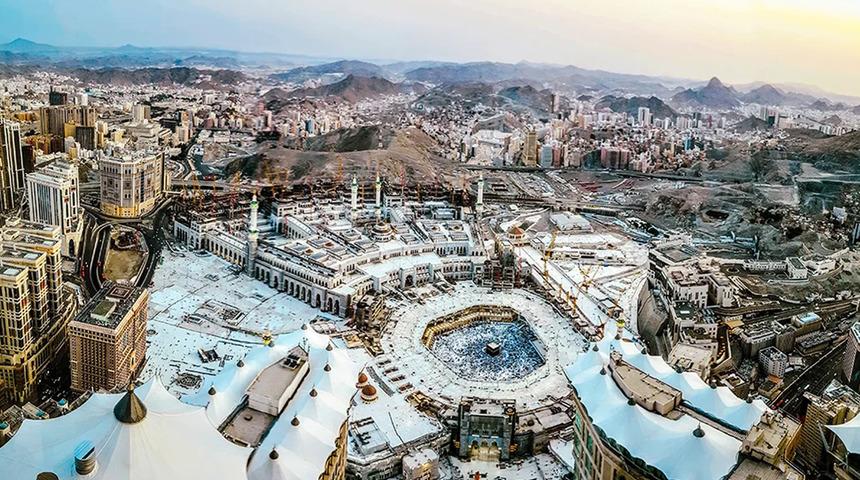 Hac vizesi olmayanların Mekke'ye girişine yarından itibaren izin verilmeyecek