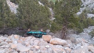 Konya'da feci kaza!  Otomobil dağ yolunda uçuruma yuvarlandı: 5 kişi yaralandı