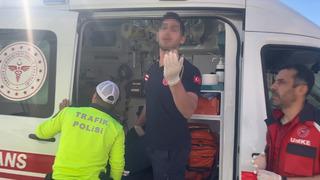 Aksaray'da bisiklet ile elektrikli skuter çarpıştı! Sağlık görevlilerinin gazetecilerden isteği dikkat çekti