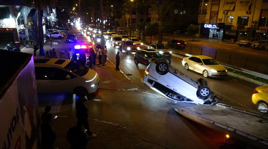  Antalya'da akılalmaz kaza! Refüje çarptı, taklalar attı, burnu bile kanamadı