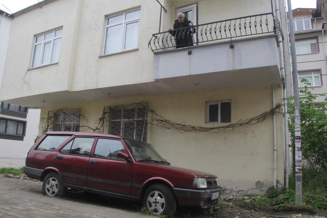 AW438988_07