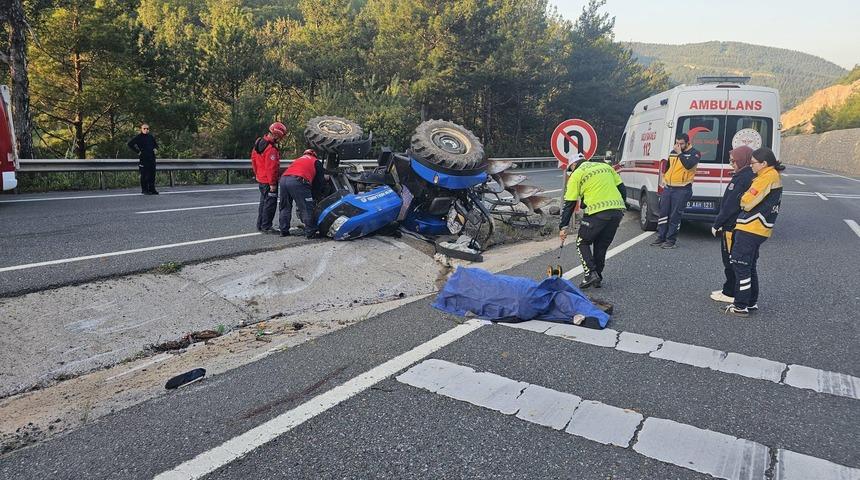 Traktör devrildi, sürücü hayatını kaybetti