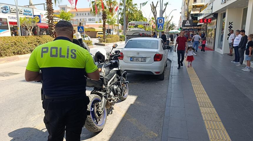 Cadde üzerinde 2 saat boyunca alarmı çalan otomobilin sahibi bulunamadı