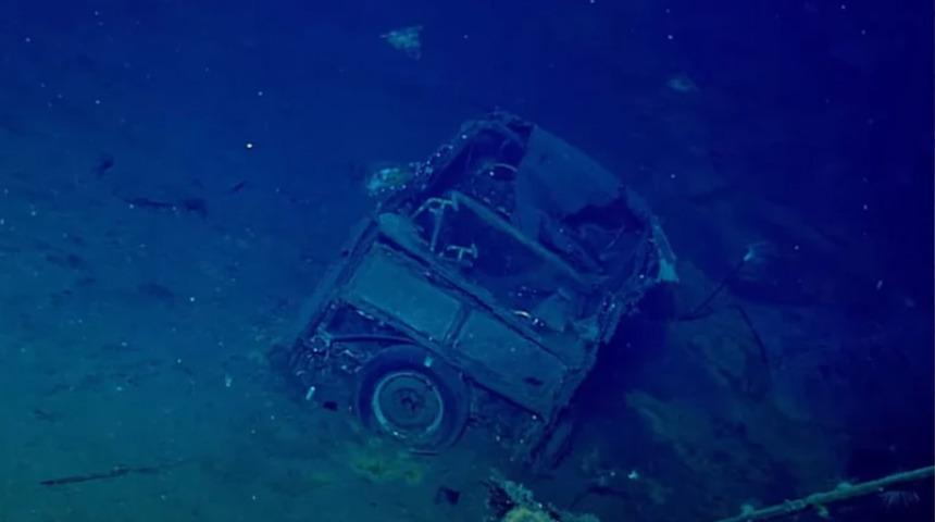 Denizin binlerce kilometre dibinde... 80 yıl sonra bulundu: Gemiden otomobil çıktı! 