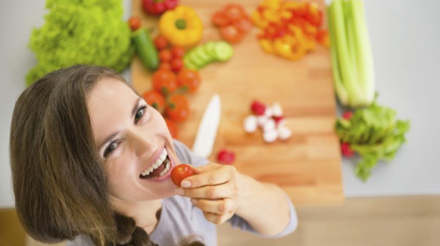 Yaşlanmayı &ouml;nleyen 5 s&uuml;per yiyecek