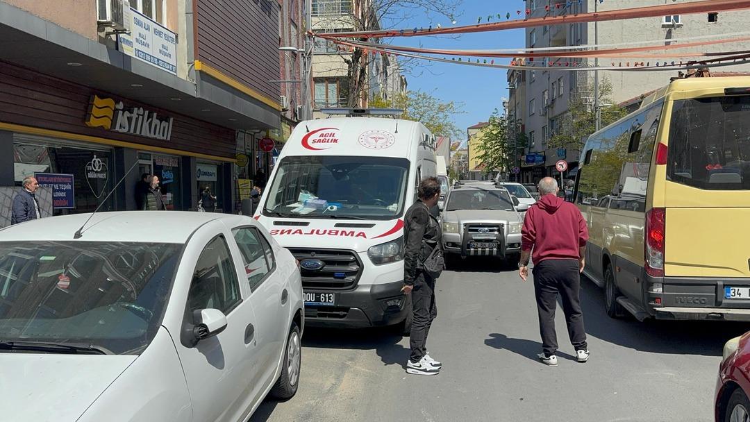 AA-20250423-37724420-37724419-KUCUKCEKMECEDE_DEPREM_SIRASINDA_EVINDE_DUSEN_YASLI_ADAM_YARALANDI