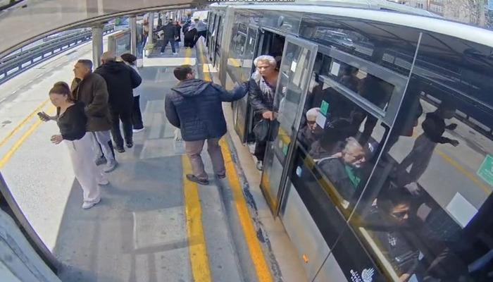 Beşik gibi sallandı! İstanbul'da metrobüste deprem anı kamerada