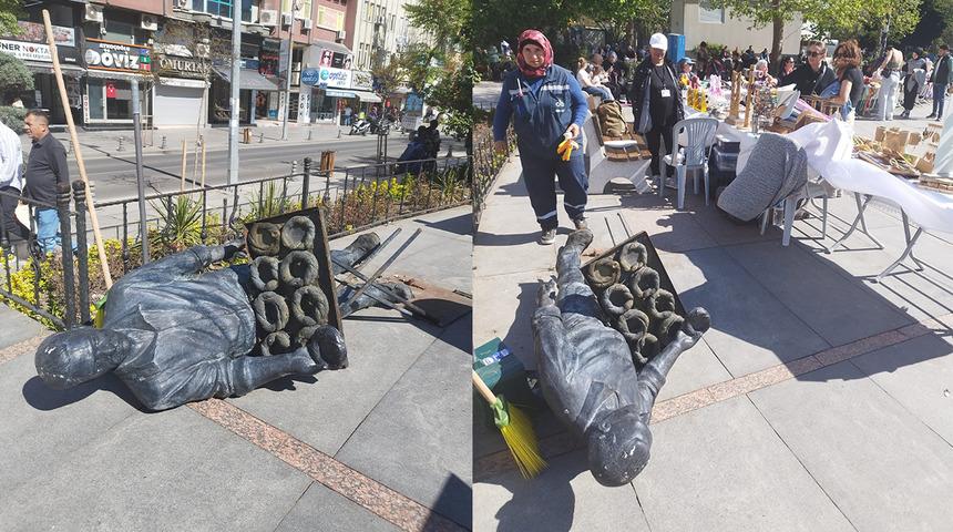 Çorlu Belediyesi tarafından yapılan simitçi heykeli, depreme dayanamayıp yıkıldı