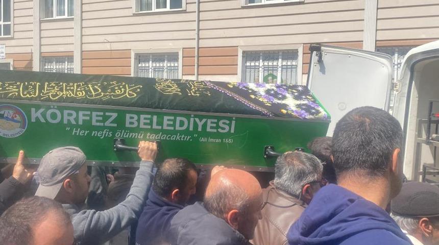 Zümra, gözyaşlarıyla toprağa verildi