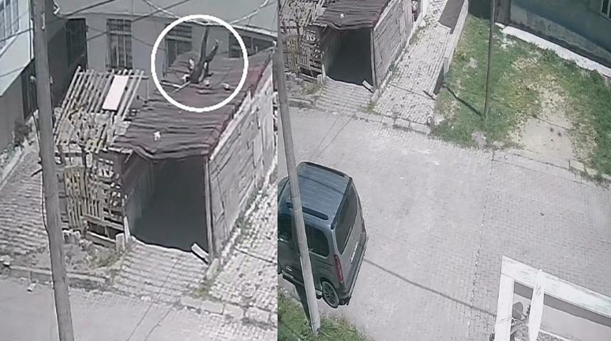Deprem esnasında evinden garajın üzerine atladı