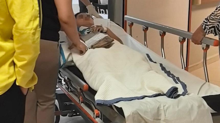 Bursa'da çocuğun eline saplanan çivi hastanede çıkartıldı