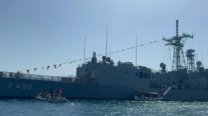 23 Nisan'da askeri gemilere yoğun ilgi