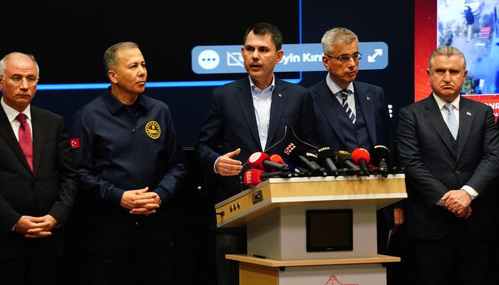 Bakan Kurum'dan AFAD toplantısı sonrası açıklama: "12 binamızı tedbiren boşalttık"
