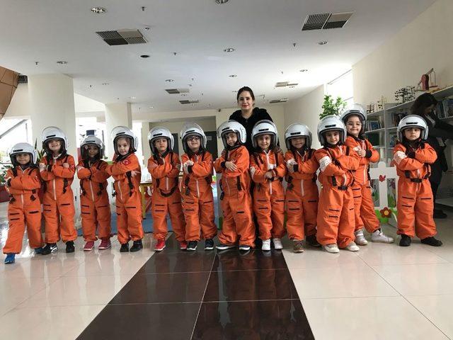 GKV’li minikler Gezegen Evini Mercek Altına Aldı