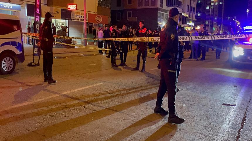 Borç meselesi yüzünden 2 kişiyi yaraladı, polis ayağından vurarak etkisiz hale getirdi