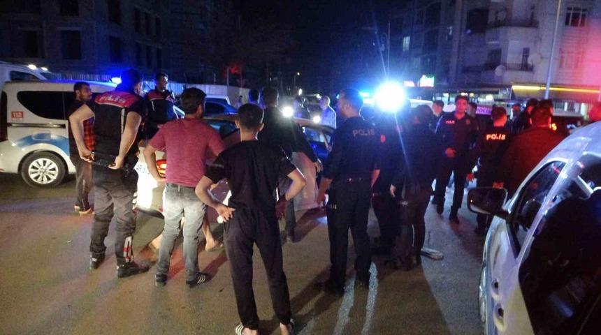 Dürümcü çalışanı ile inşaat işçilerinin kavgası kanlı bitti