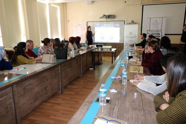 Yozgat’ta öğretmenlere otizm eğitimi semineri veriliyor