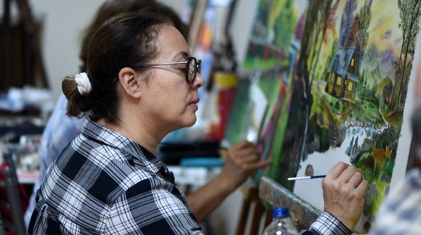 Sosyalleşiyorlar, &uuml;retiyorlar, kazanıyorlar