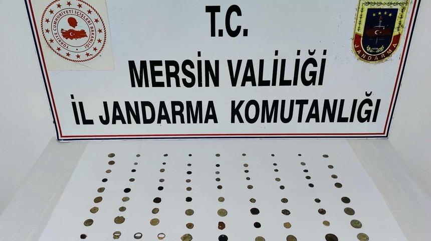 Mersin'de 76 sikke ve 4 y&uuml;z&uuml;k ele ge&ccedil;irildi